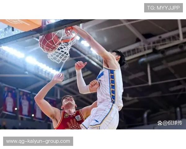 中后卫助攻制胜球，后防球员惊现攻框表现