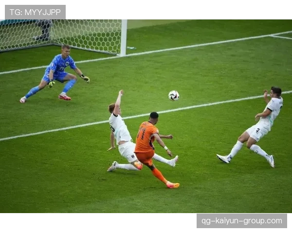 判罚风波不断，格里马尔多说胜利不仅是比分，更是尊严，亚历克斯·格里马尔多